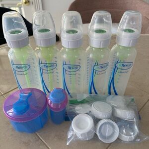 Dr Brown Baby Bottles and Munchkin Formula Dispenser